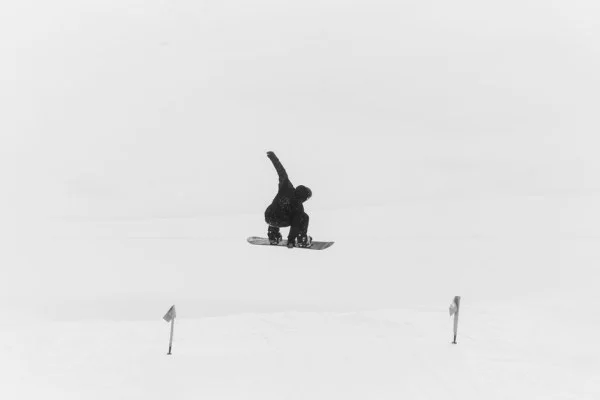 苏翊鸣单板滑雪大跳台世界杯夺冠新赛季开门红给中国冰雪什么信号